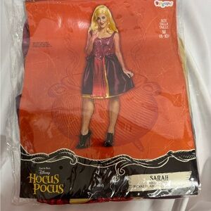 NWT Disney Hocus Pocus Sarah adult Costume - Red and Purple